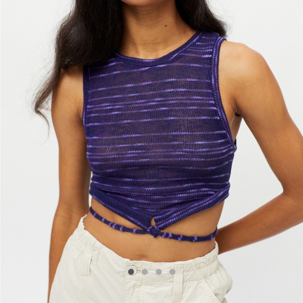 Urban Renewel Remnants Tie-Back Knit Wrap Top. Size small